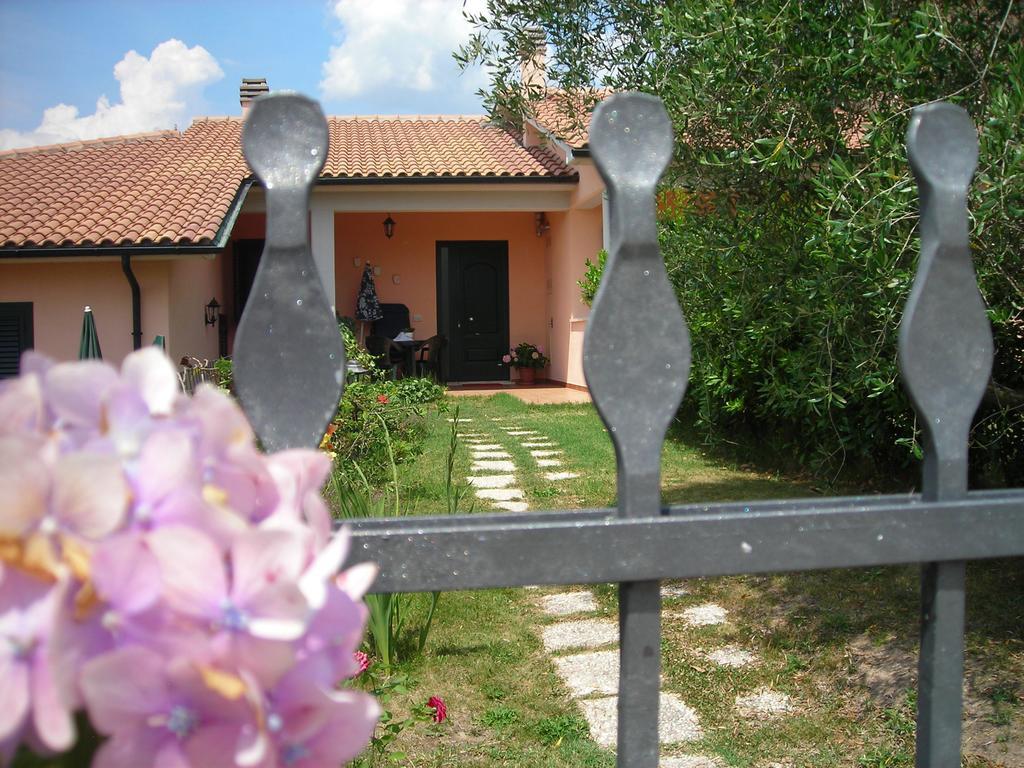 Residence Ai Campi Da Golf Saturnia Ngoại thất bức ảnh